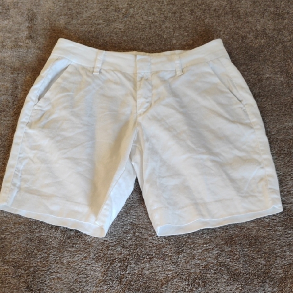 Level 99 Optic White Linen Blend Shorts